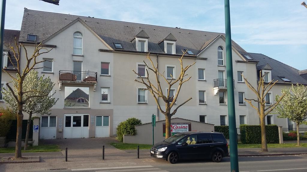 Le Petit Magny Appartement Buitenkant foto